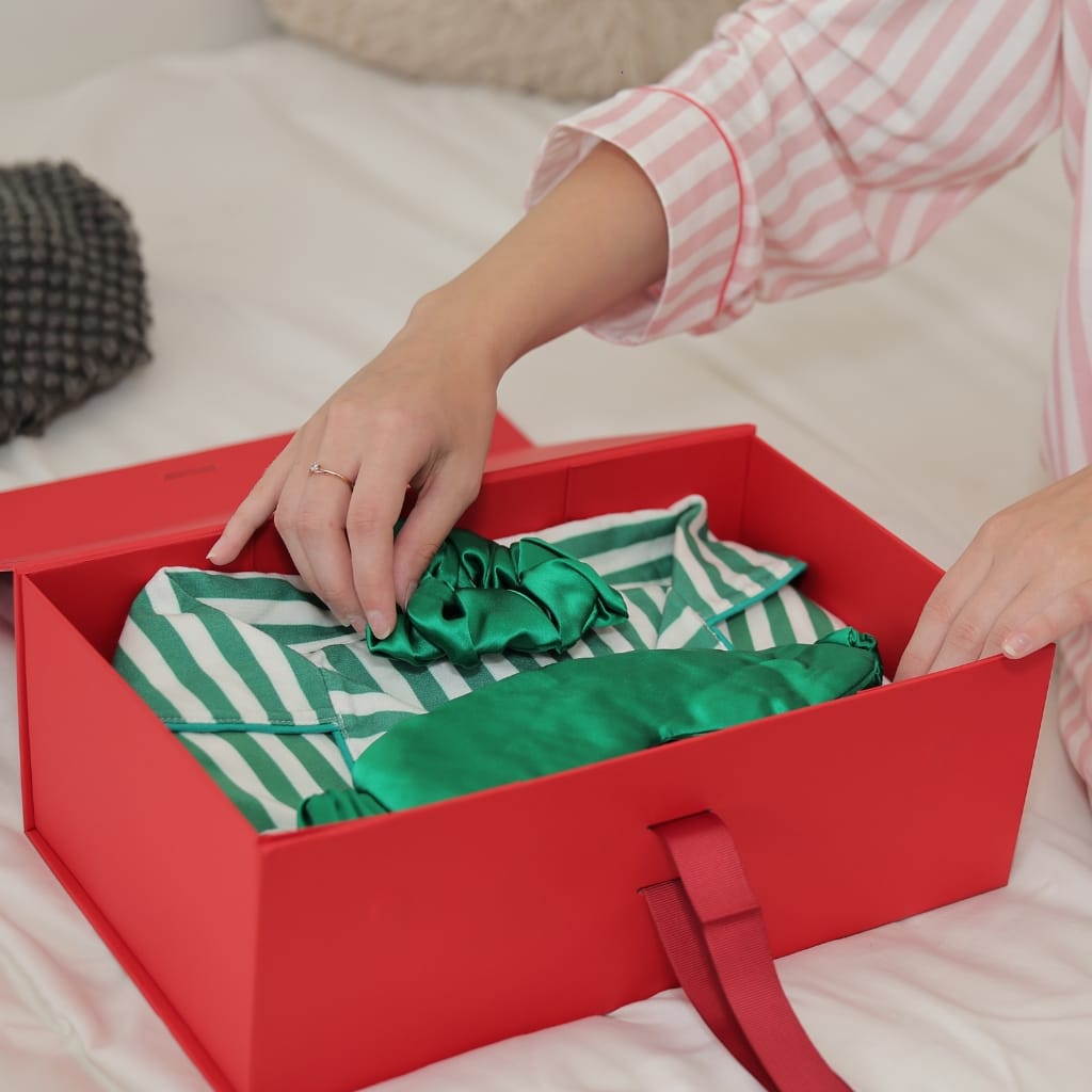 Holiday Couple Bundle (plus Free Gifts) - Image 8